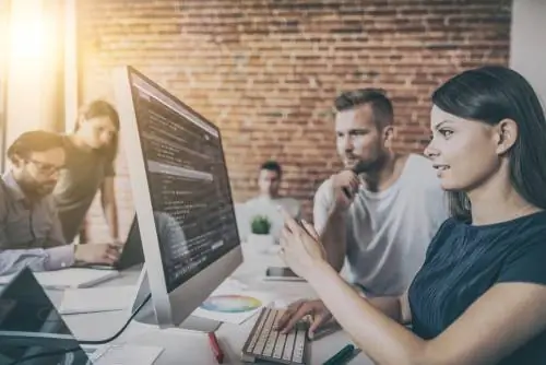 Партнерское агентство HubSpot против традиционного агентства: какое подойдет именно вам?