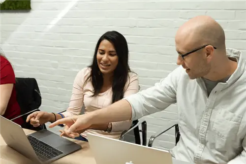 Что такое углубленное обучение HubSpot? (преимущества, стоимость, для кого это и т. д.)