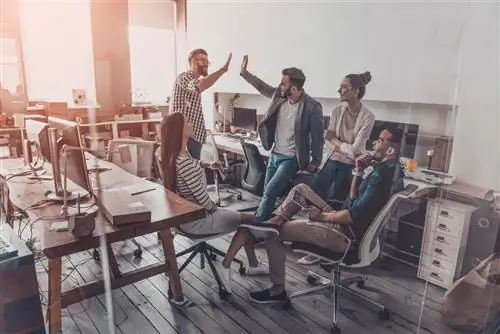 2 способа увеличить продажи & Команда по работе с клиентами работает вместе