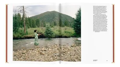 «Разворот из новой фотокниги «Как мы поднимаемся: фотография Черной Атлантики».