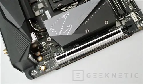 Geeknetic Gigabyte Z490I Aorus Ultra Обзор 7 Geeknetic Gigabyte Z490I Aorus Ultra Обзор 7