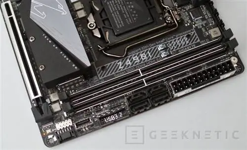 Geeknetic Gigabyte Z490I Aorus Ultra Обзор 8 Geeknetic Gigabyte Z490I Aorus Ultra Обзор 8