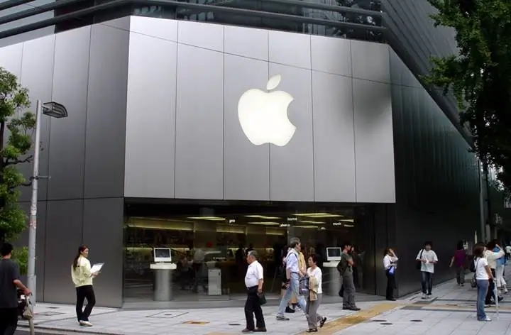 Apple перезапускает iPhone SE из-за низких продаж