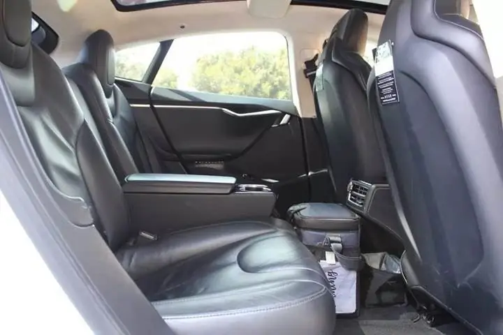 Вот модель Tesla с наибольшим количеством километров в мире; 650 тысяч километров за три года