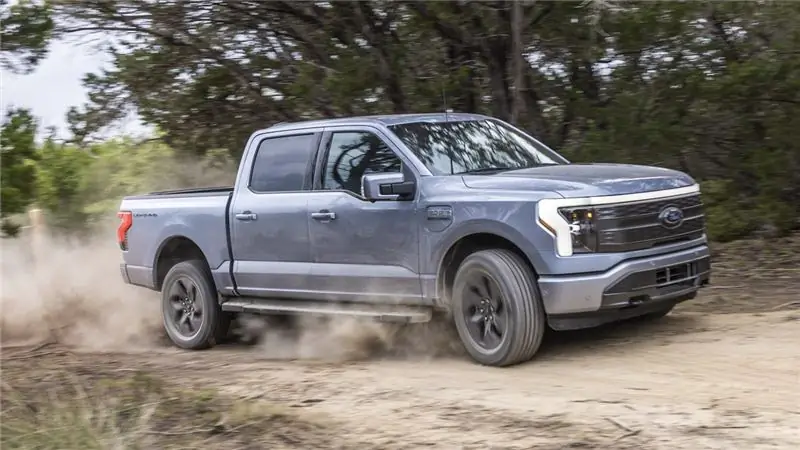 Ford начинает поставки электрического грузовика F-150 Lightning