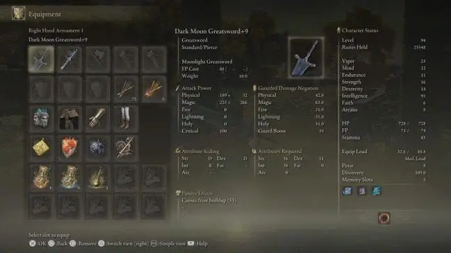 Игрок Elden Ring проверяет свой статус