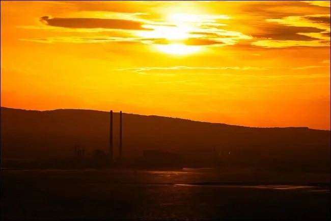 оранжевое монохромное изображение