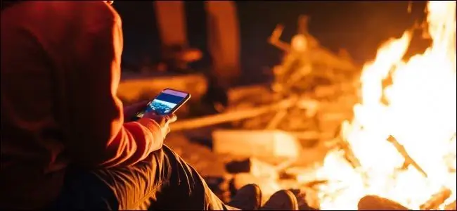 Как зарядить смартфон в походе
