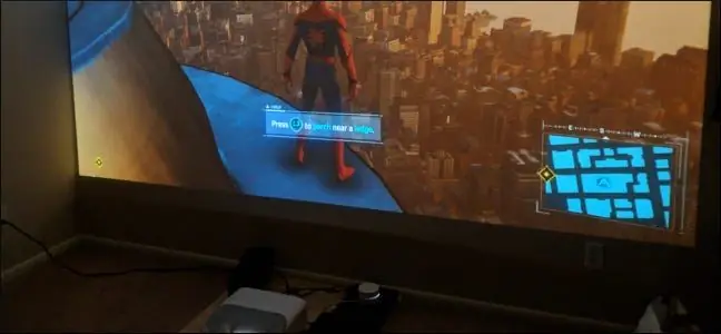 Нужен ли экран для проектора в домашнем кинотеатре?