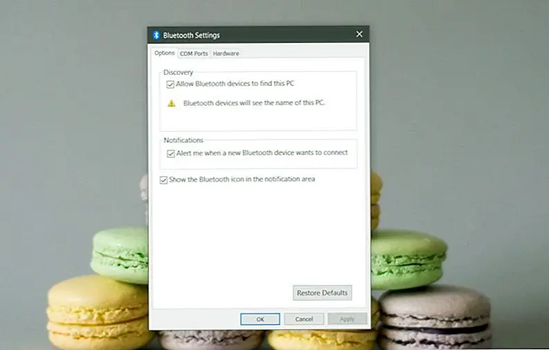 Устройство Bluetooth будет иметь аналогичные настройки. Динамики Bluetooth и наушники не нужно делать доступными для обнаружения, но другие устройства, такие как фитнес-трекеры, умные часы и телефоны, сделают это. Проверьте онлайн, чтобы увидеть, как вы можете включить обнаружение для вашего устройства Bluetooth.