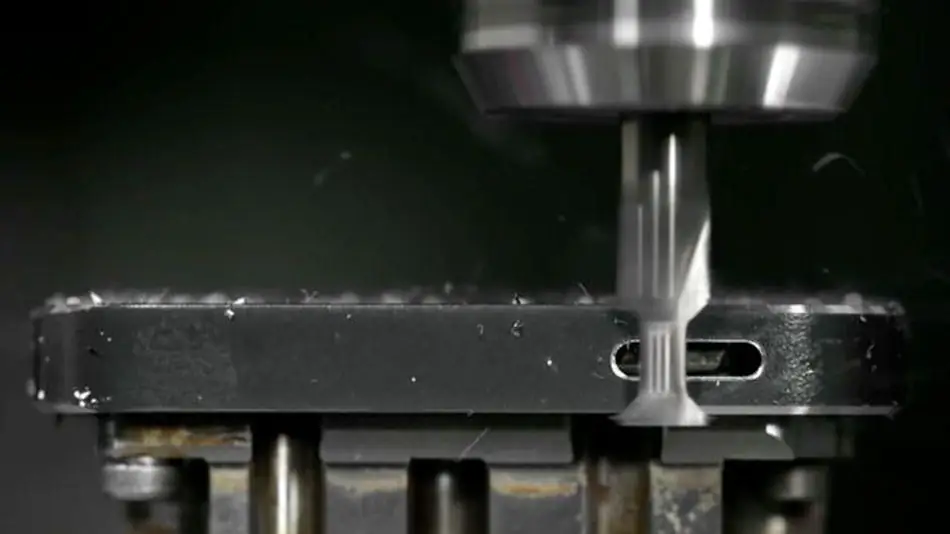 Sharp: нехватка IPhone 5 - не наша вина [ОТЧЕТ]