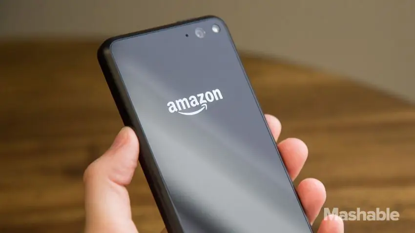 Передняя и задняя часть телефона Fire заключены в Gorilla Glass 3. Фанатики телефона могут вспомнить, что iPhone 4 и 4S также имели дизайн с двойным стеклом