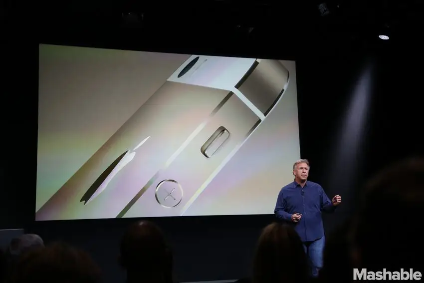 Филипп В. Шиллер, старший вице-президент по международному маркетингу в Apple, раскрывает iPhone 5S