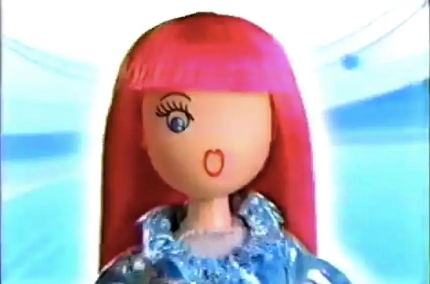 В то время как Барби можно было обвинить в том, что она навсегда зажгла в себе проблемы с самооценкой для девочек, здорово, что эта кукла позволила малодушным молодым людям решить, что для них красиво. Но Что Ее Лицо представило свой собственный набор проблем, таких как имя личности. Плюс есть что-то тревожное в игре с безликой куклой