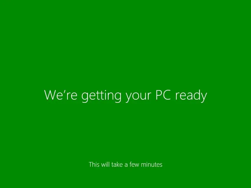 Перед очередным периодом ожидания вы пройдете еще одну небольшую серию основных вопросов, таких как установка номера телефона и т. Д. Сделайте небольшой перерыв. Когда вы вернетесь, вы завершите чистую установку Windows 8. Поздравляем, компьютерный гудок