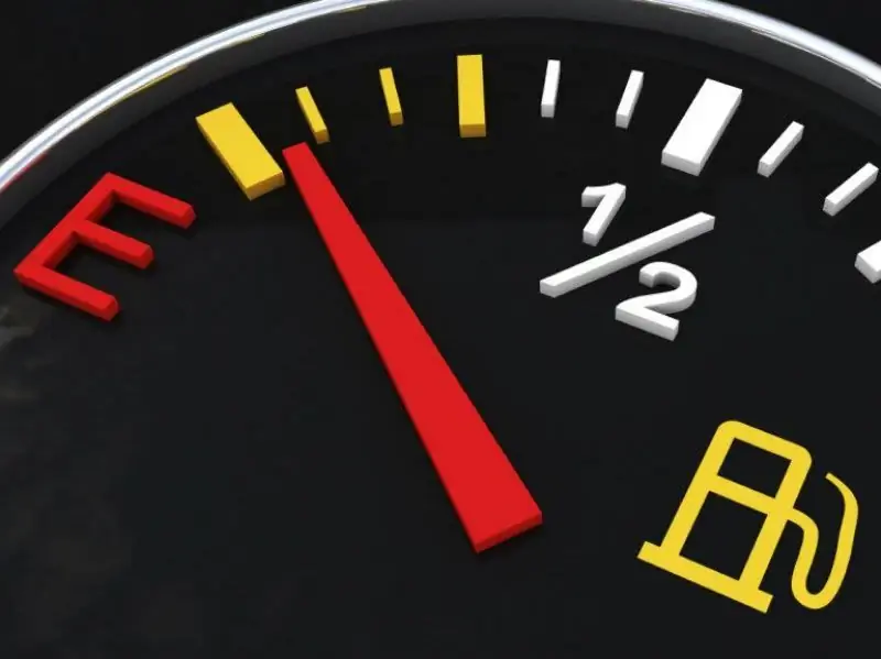 Экономьте бензин в автомобиле с помощью этих 10 советов по обслуживанию