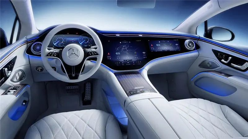 Mercedes Benz показывает первые изображения интерьера EQS
