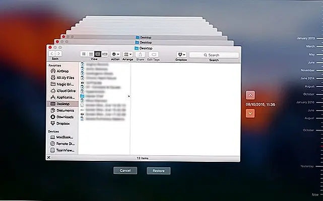 Чтобы восстановить файл или папку из старой версии, выберите его и нажмите кнопку «Восстановить», как и в любой другой сессии Time Machine.