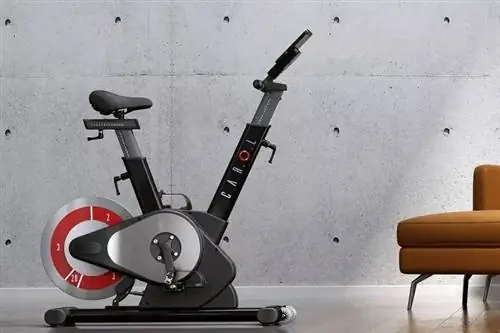 Забудьте об онлайн-занятиях, велотренажер Carol использует искусственный интеллект для оптимизации тренировок на спинбайке