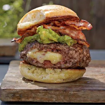 Пресс для гамбургеров с начинкой быстро добавит начинку в ваши пирожки