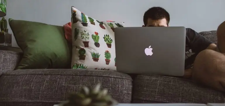 Новые отчеты указывают на растущее влияние социальных платформ и выдвигают на первый план серьезные опасения