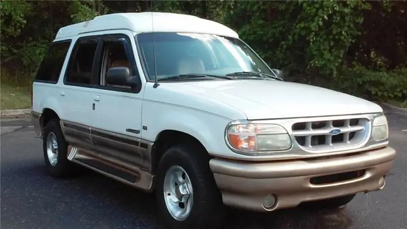 Не могли бы вы надеть этот высокий верх Ford Explorer 1996 года за 5900 долларов?