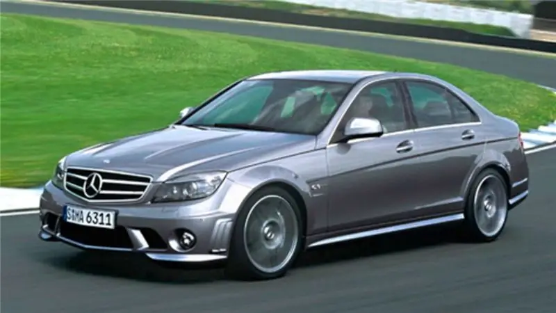 Мерседес-Бенц C63 AMG
