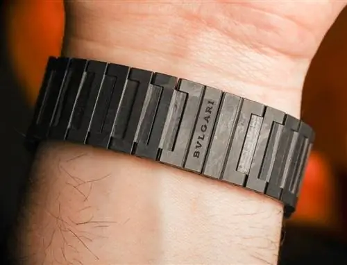 bulgari octo finissimo минутный репетир с карбоновой застежкой снаружи