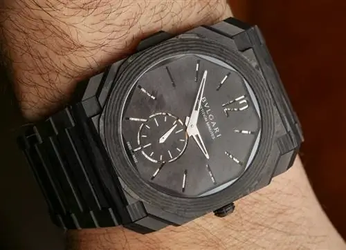 bulgari octo finissimo минутный репетир из карбона