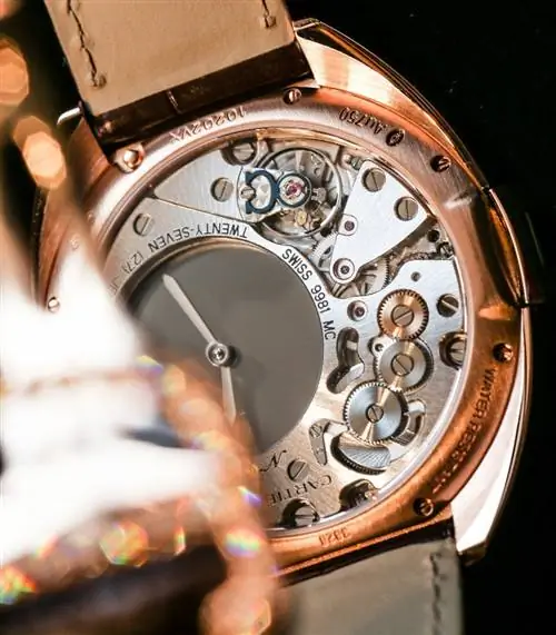 Cartier-Cle-De-Cartier-Таинственные-Часы-12