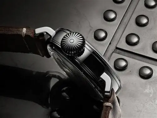 ZENITH-Pilot-Type-20-Extra-Special-Silver-Watch-Onion-Crown-Close-Up