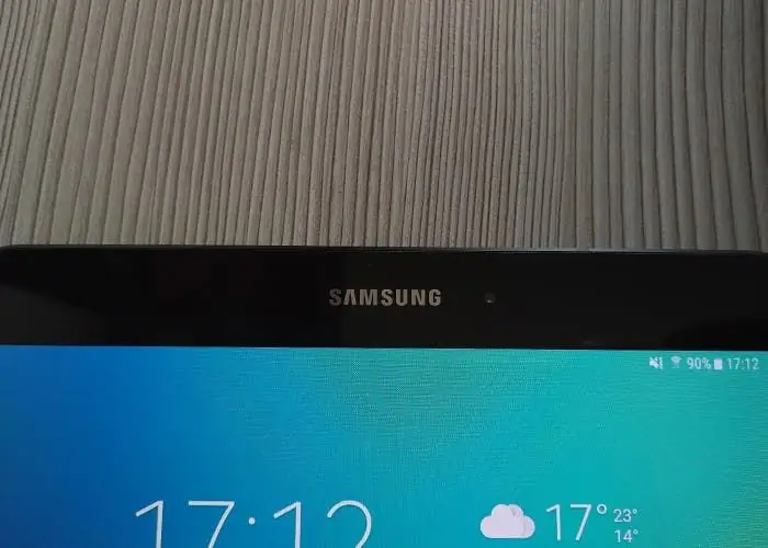 Логотип Samsung в обзоре Samsung Galaxy Tab S3