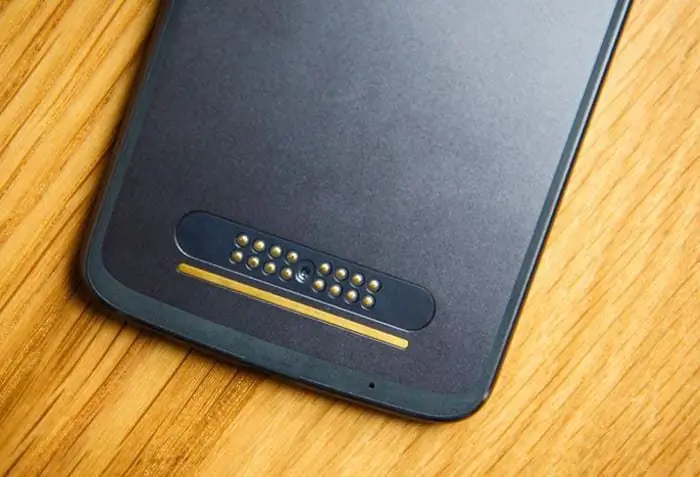 Официальный дизайн Motorola Moto Z2 появился в утечке