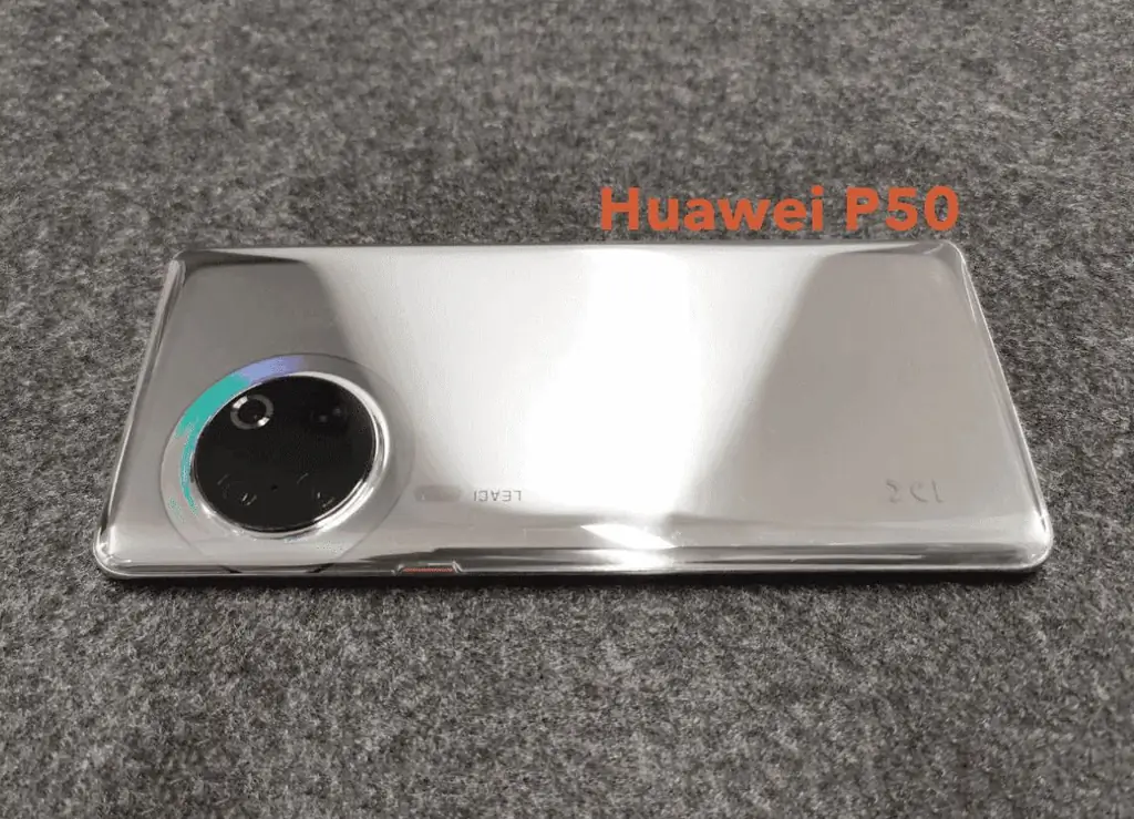 Это Huawei P50? Очень сомнительное изменение дизайна