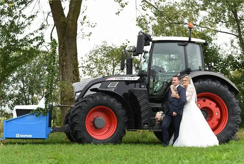 Фермерская пара на свадьбе