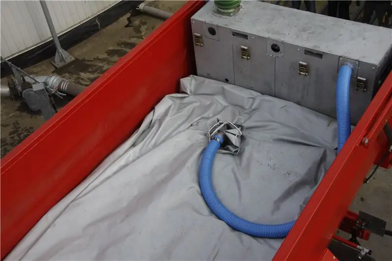 Мешок для жидкого навоза Huesker Flexcover Combi в самосвале