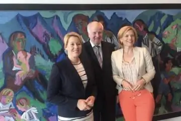 Федеральный министр Гиффи Зеехофер Клёкнер