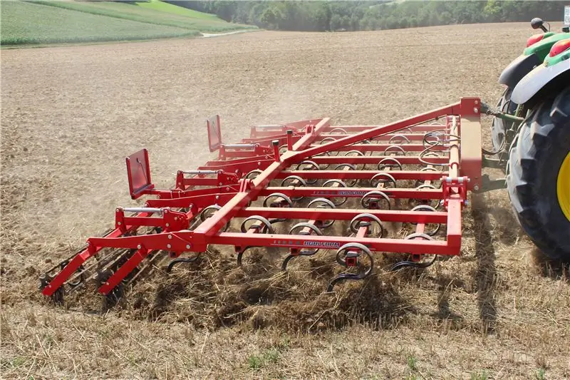 Культиватор Agri Farm в действии Культиватор Agri Farm в действии