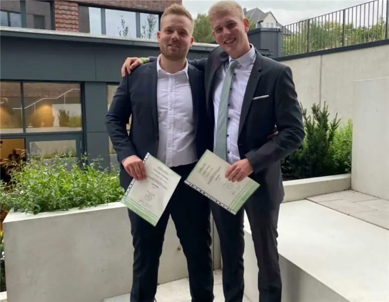 В пути: два молодых немецких фермера на уборке урожая в Латвии