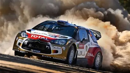 Крис Мик получает руль Citroen WRC 2014 года