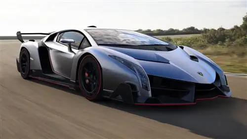 Видео Lamborghini Veneno на трассе