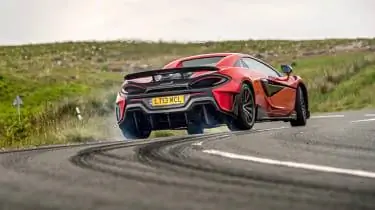 McLaren 600LT против Porsche 911 GT3 против Nissan GT-R Nismo