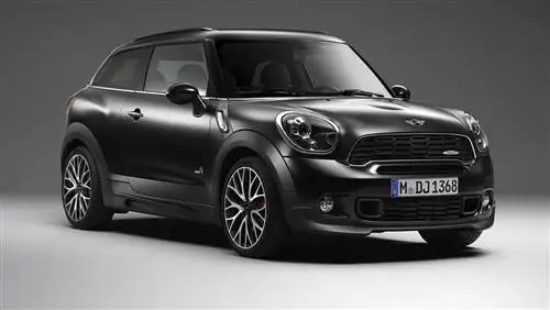 Вариант матовой окраски Mini Countryman указан по цене