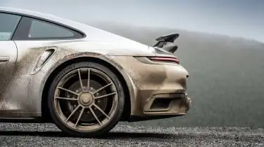 Porsche 911 Turbo S HUL серебристый - задняя часть бедра