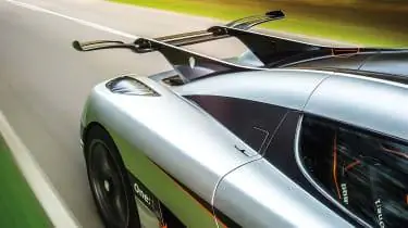 Koenigsegg One:1 активное крыло Koenigsegg One:1 активное крыло