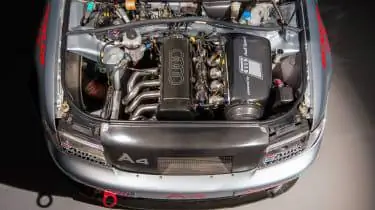 Audi A4 Super Tourer - двигатель