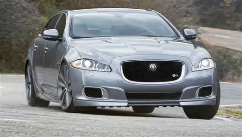 Новый спортивный седан Jaguar XJR