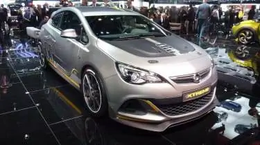 Карбоновый капот Vauxhall Astra VXR Extreme