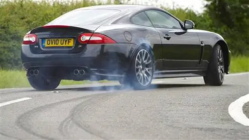 Завершение производства Jaguar XK: фотогалерея