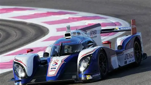 Автомобиль Toyota TS030 Hybrid Le Mans 2013 г